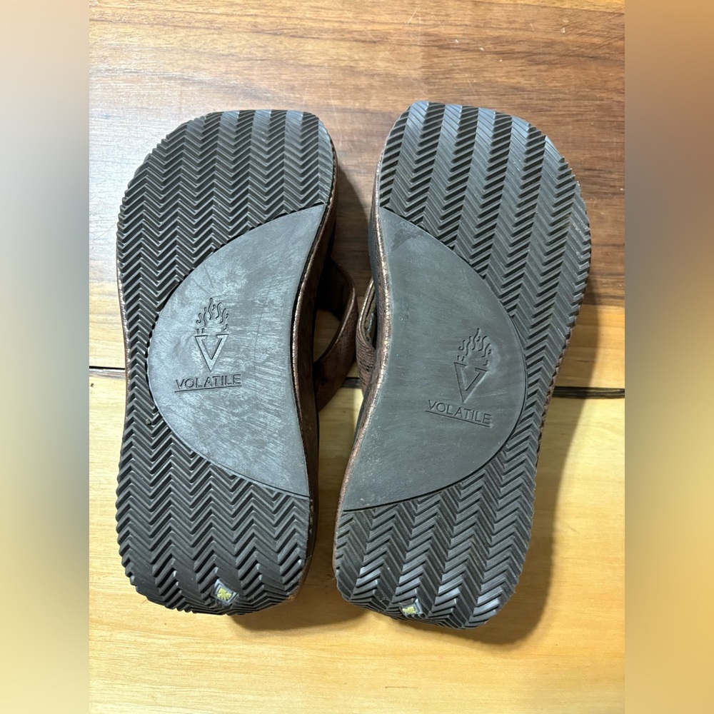 Volatile Two-Tone Platform Sandals - image 4